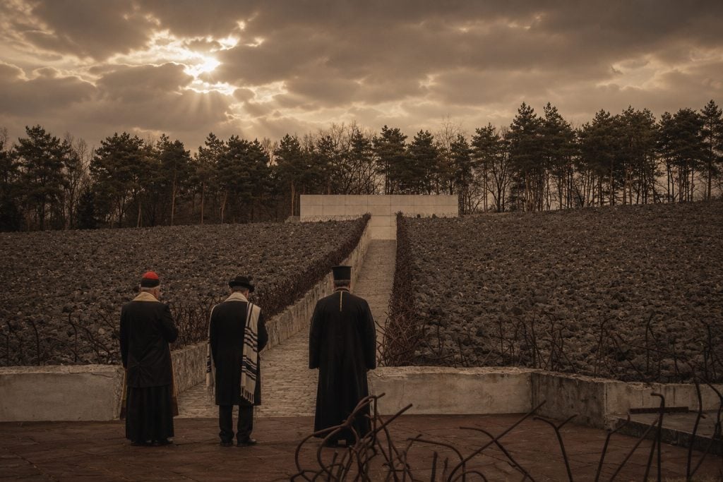 Majdanek and Bełżec Tour from Warsaw